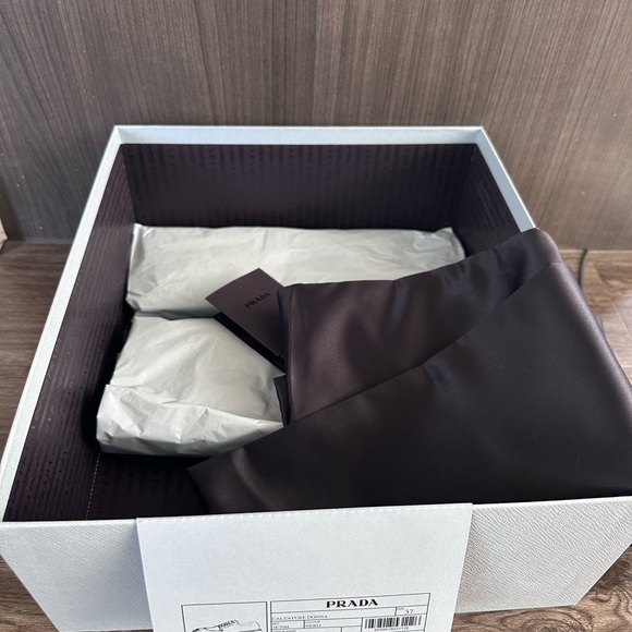 Prada authentic platform shoes (37) - Picture 5 of 6